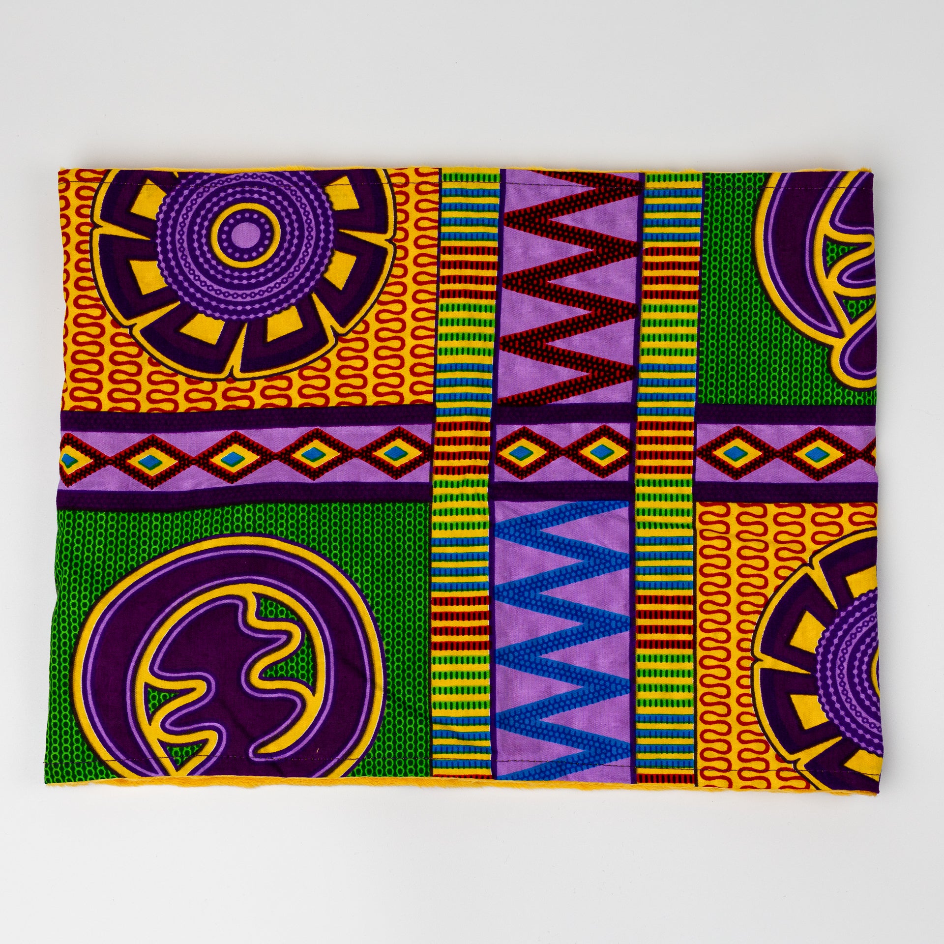 afrikai mintás színes csősál viselés adinkra