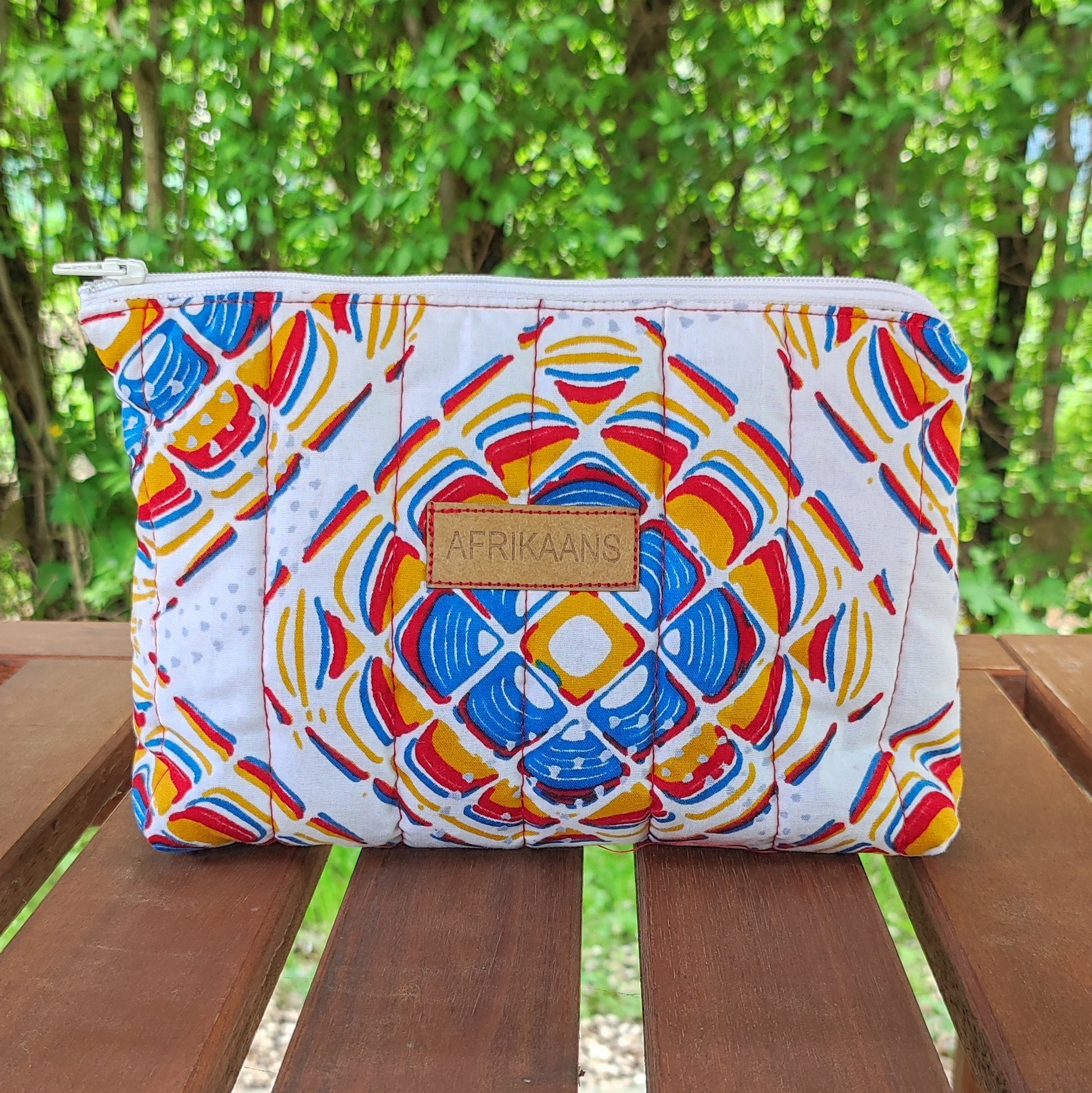 geometrikus mintás színes afrikai textil neszesszer
