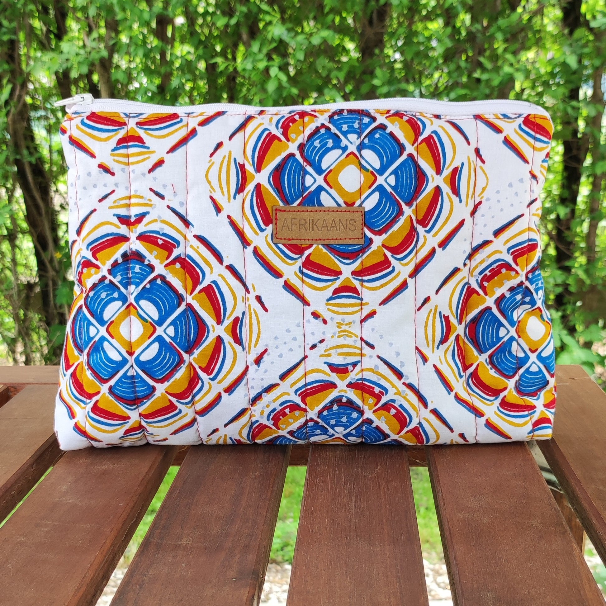 geometrikus mintás színes afrikai textil neszesszer