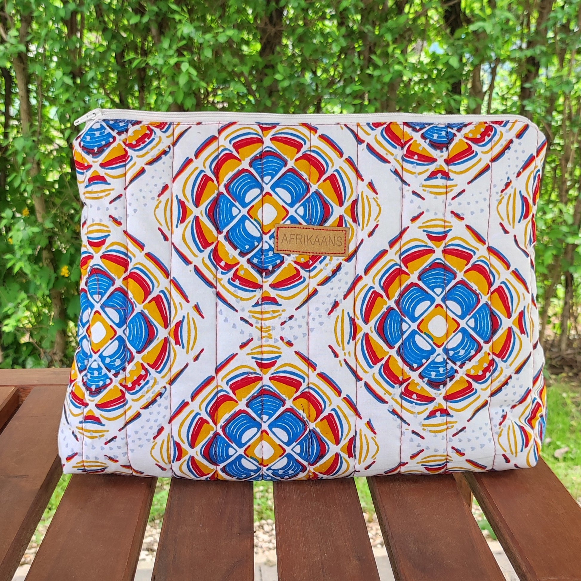 geometrikus mintás színes afrikai textil neszesszer