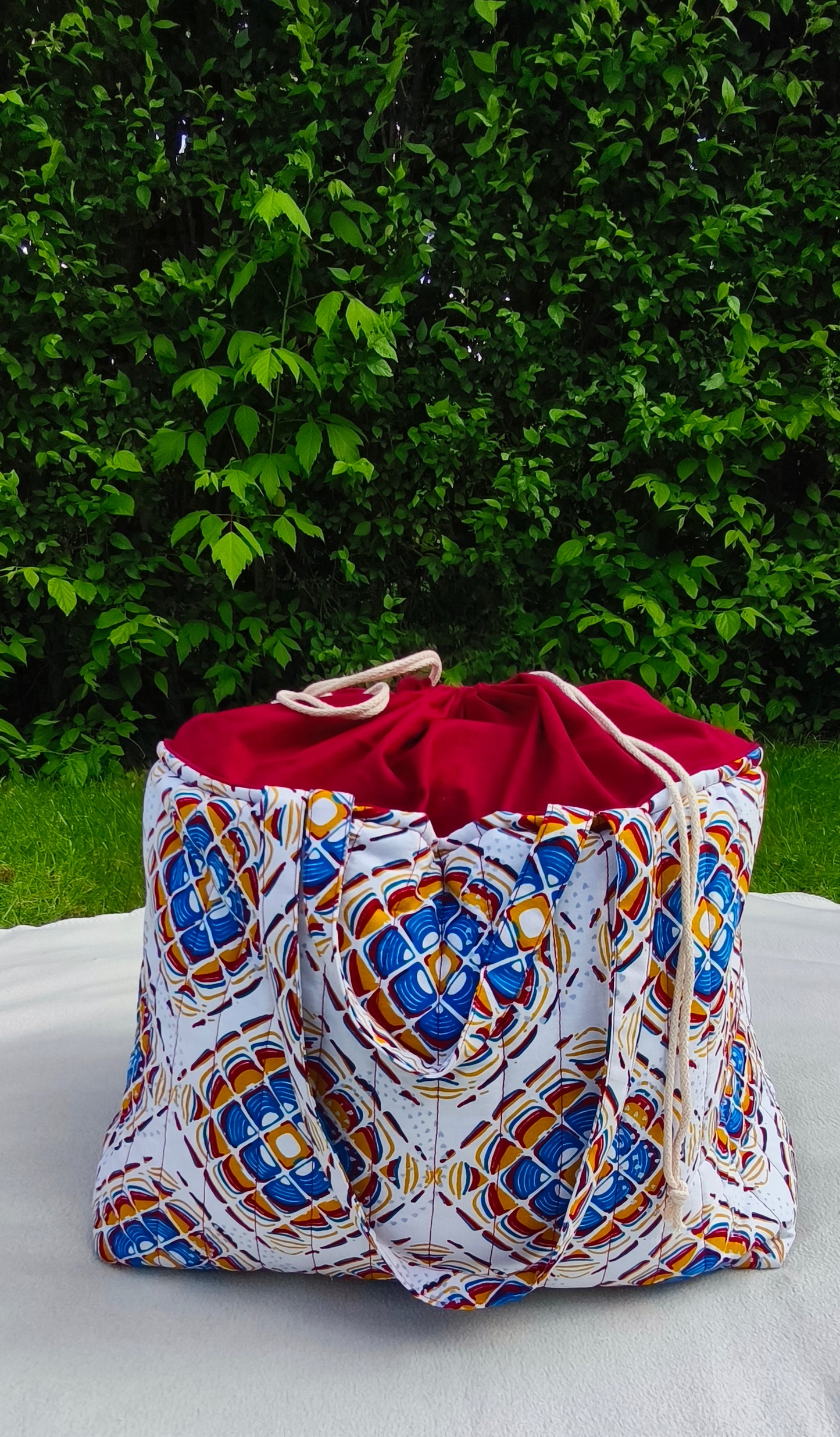 geometrikus mintás színes afrikai textil strandtáska